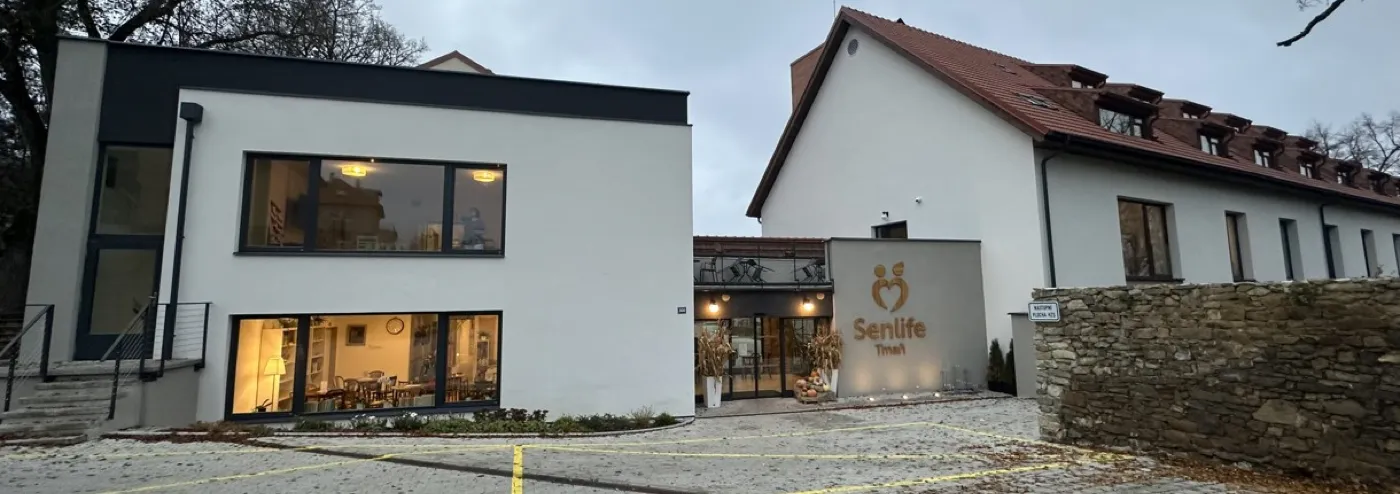 Pokoj s postelemi evobeds v Domově seniorů Tmaň