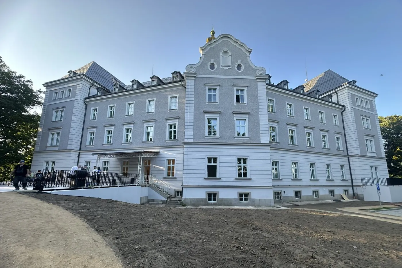 Pokoj s postelemi evobeds v Domově pro seniory Chodová Planá